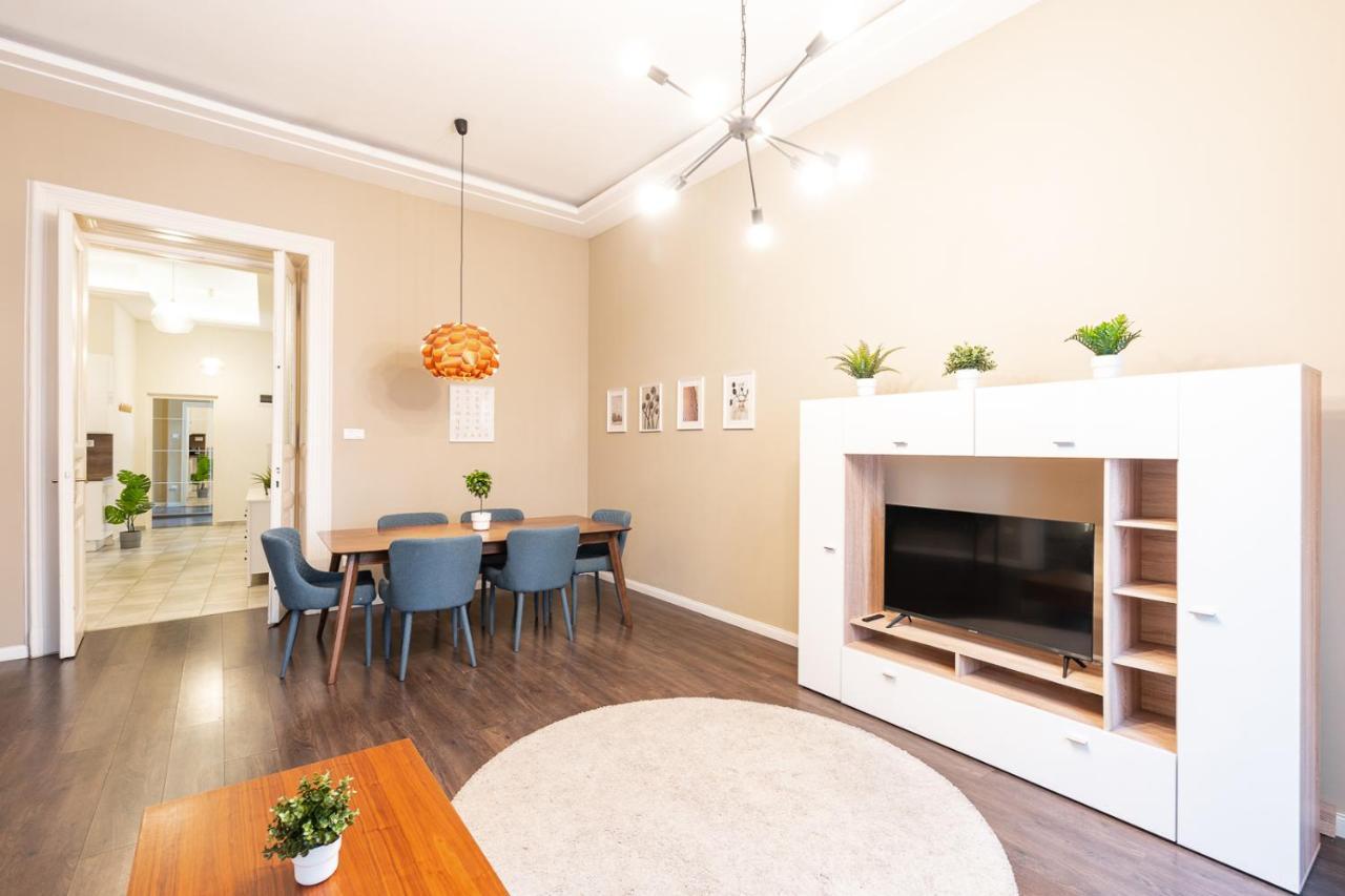Spacious Luxury Apartment At The Heart Of Budapest Eksteriør bilde